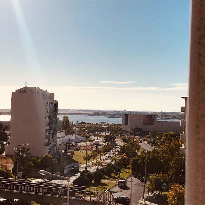 Arrenda-se quarto a estudante