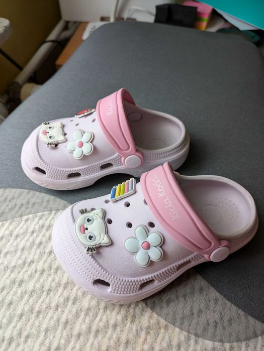 Klapki dziewczęce basenowe (typu crocs) Kicia Kocia Cool Club (Smyk) r. 22