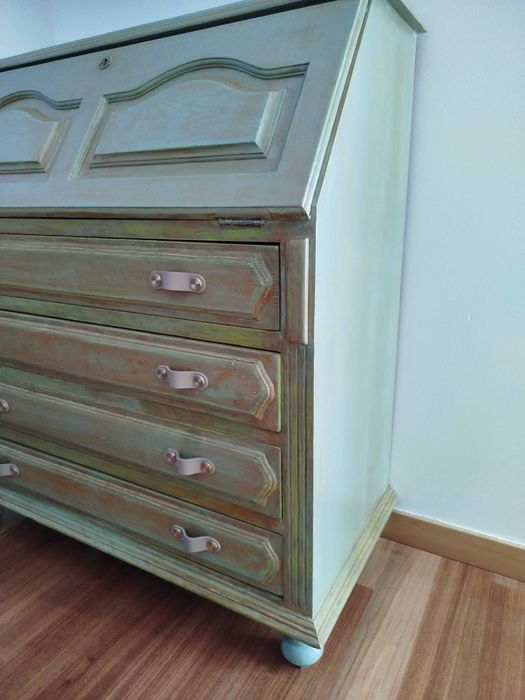 Armário de madeira + Escrivaninha