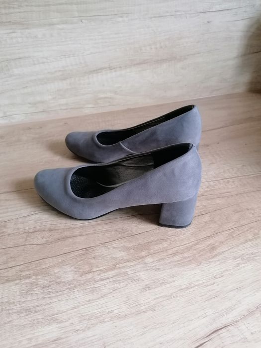 Buty damskie czółenka na słupku