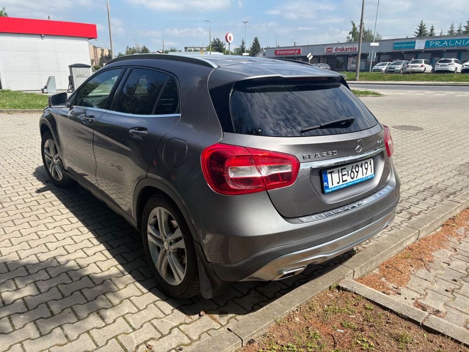 Mercedes Benz GLA