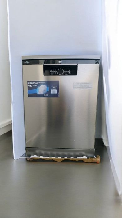 Máquina de Lavar Louca BEKO HygieneShield Inox