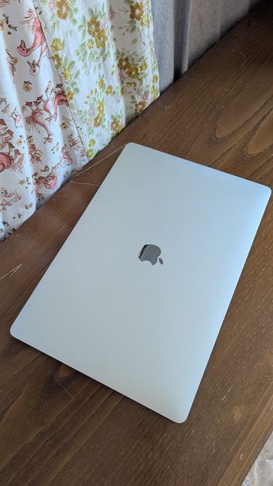 Macbook Pro 16" 2019 - i7 2.6/16GB/500SSD/RadeonPro 5300M64584639072258124