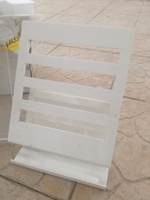 Expositores em acrílico branco vários modelos e tamanhos