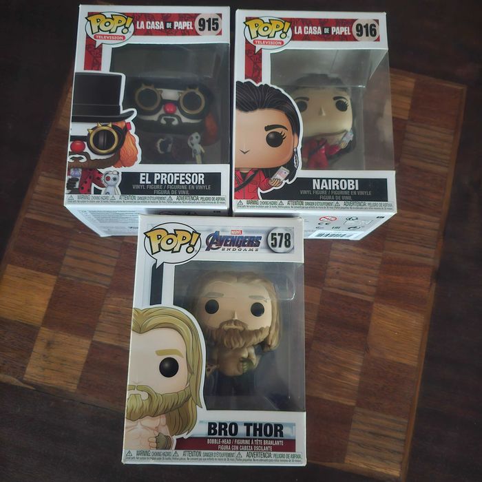 Kpop, popmart and FRIENDS merch