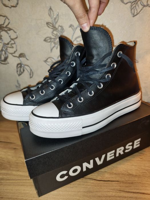 Кожаные черные кеды Converse