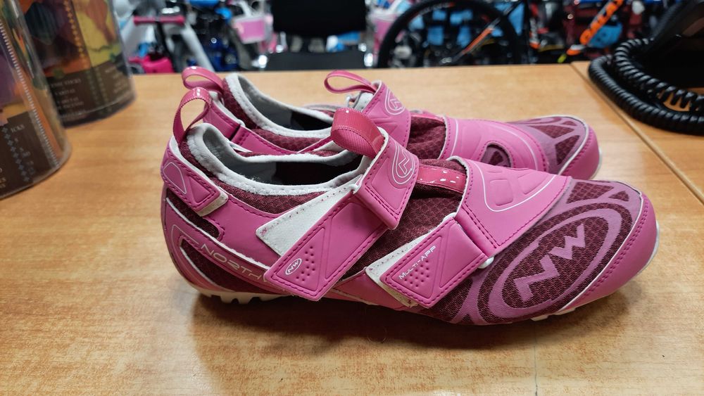 Buty rowerowe NORTHWAVE ( rozmiar 41 )