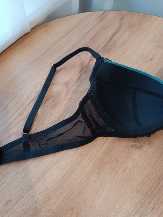 Новий бюстгальтер смарагдового кольору