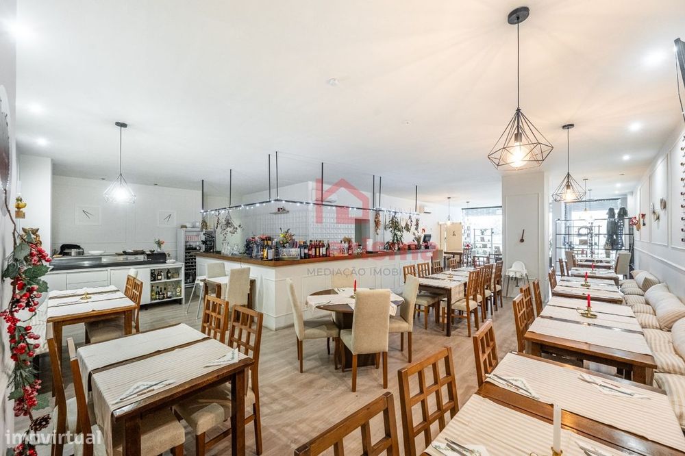 Trespasse Restaurante "Casa da Mãe Ana" no centro de Vila Nova de Fama