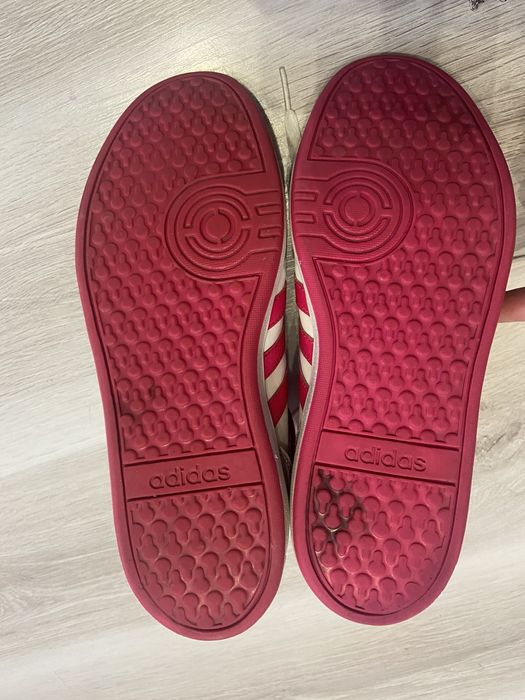 Кросівки жіночі adidas 39