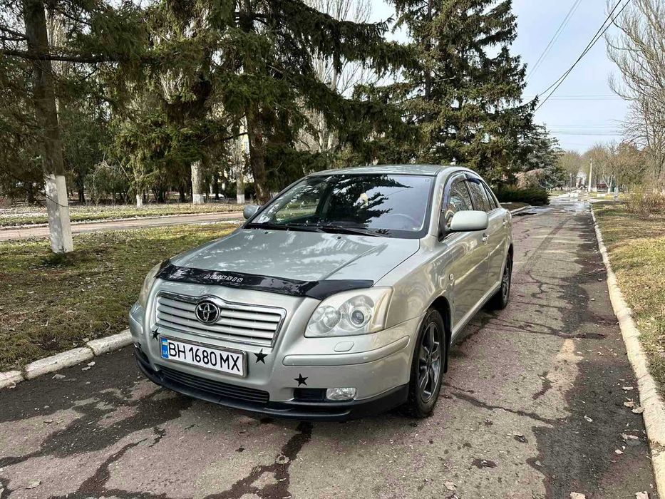 Toyota Avensis 1.8 АВТОМАТ 2003 год (газ/бензин)
