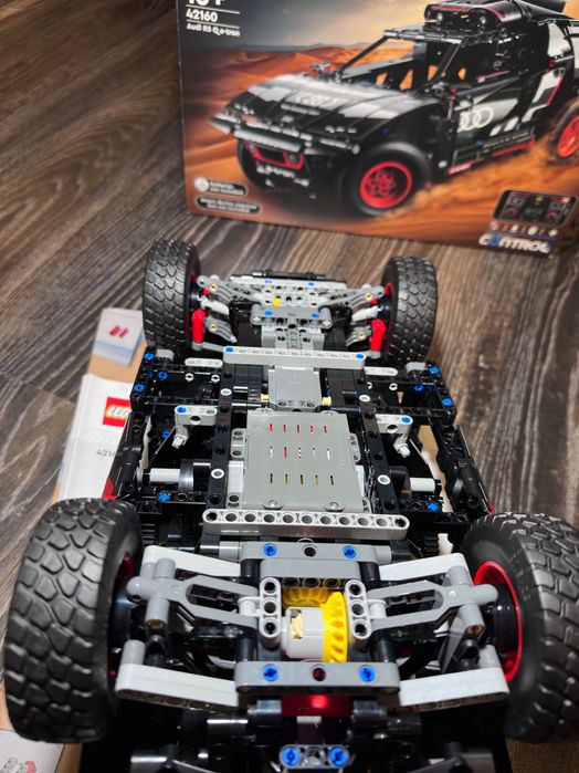 LEGO Technic Audi RS Q e-tron 42160