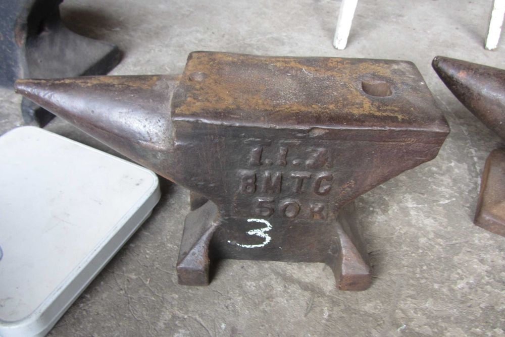 Kowadło dwurożne waga 230 kg