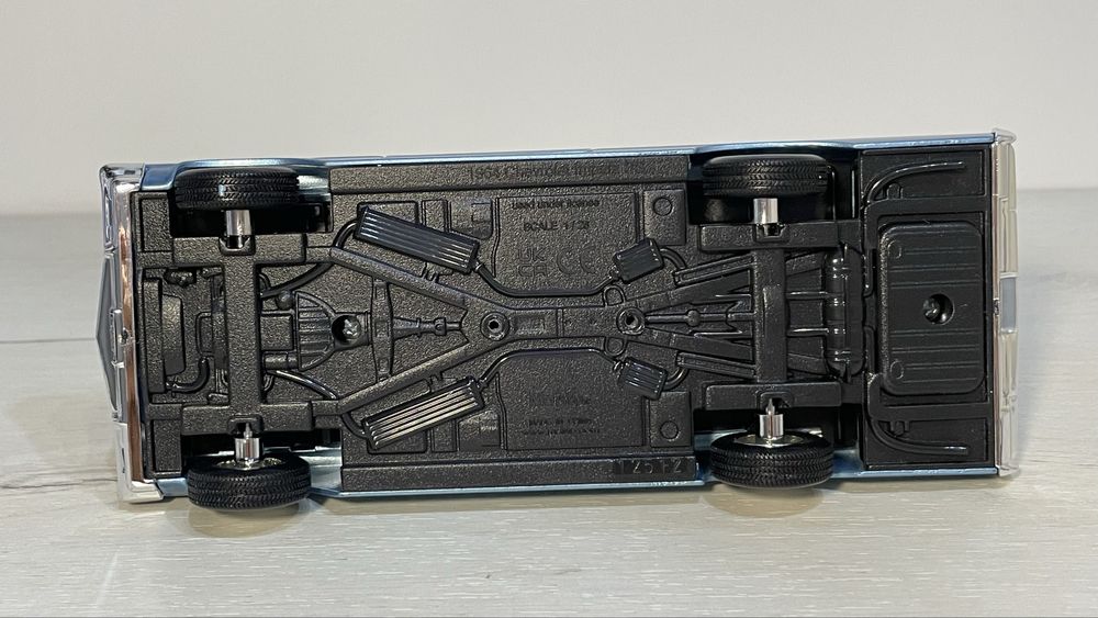 Нова машинка Chevrolet Impala SS металева колекційна модель авто