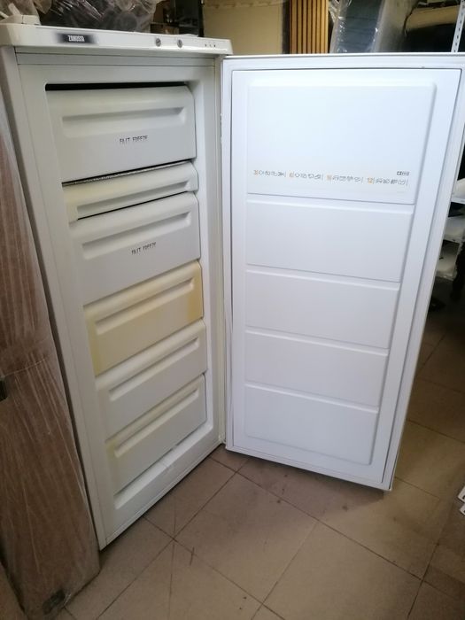 Arca vertical congeladora