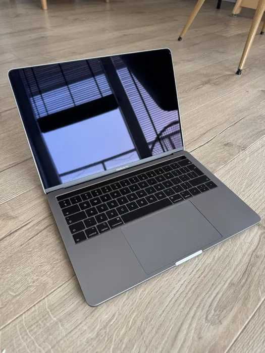 Macbook Pro 2020 13" Bateria 95% Como NOVO