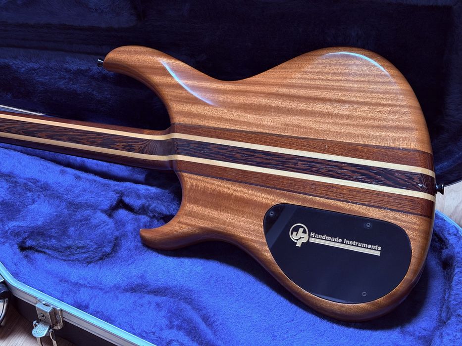 JP Custom - Handmade Instruments