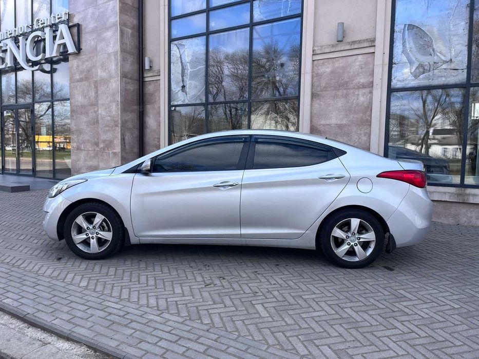 Продам Hyundai Elantra 2012р. 1.8газ/бензин