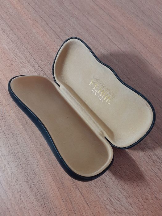 Etui pokrowiec na okulary Gianfranco Ferre