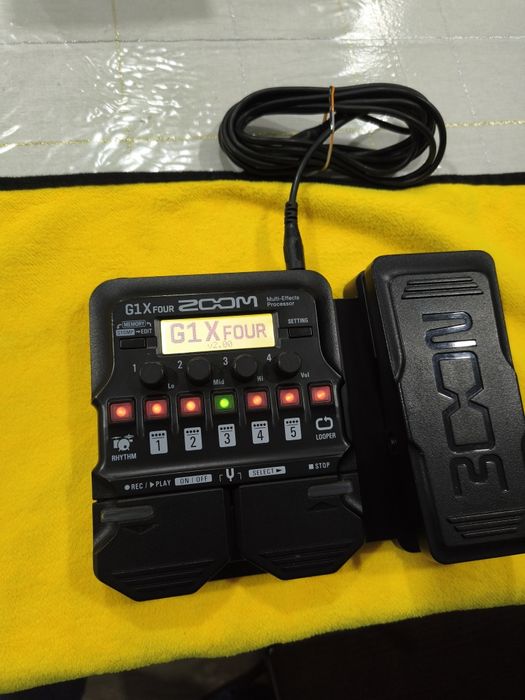 Pedaleira Zoom G1 X Four