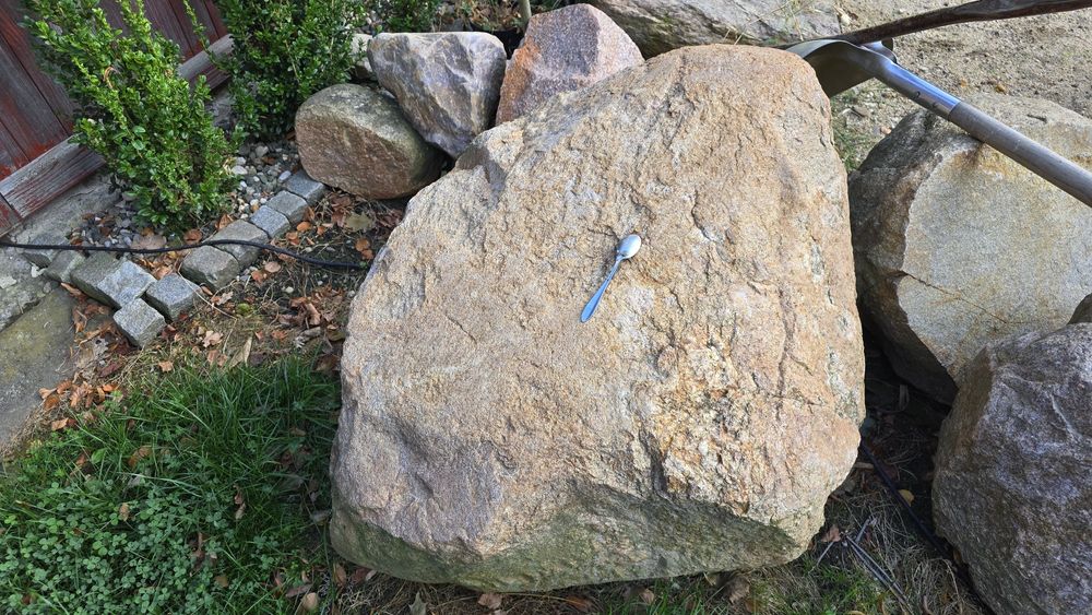 Duże ozdobne kamienie polne