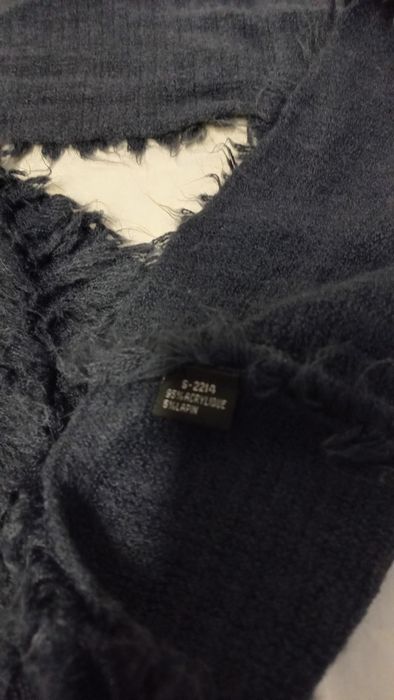 Gola com bico unisexo tecido felpudo azul marinho