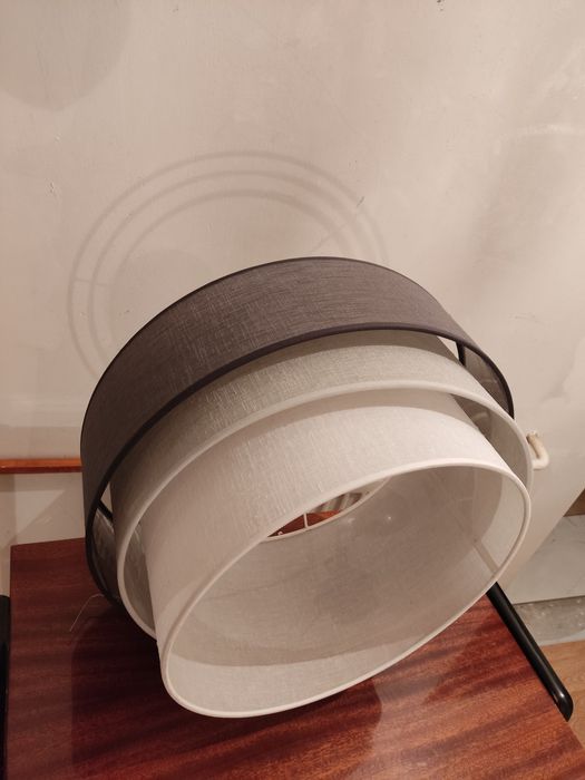 Lampa sufitowa wisząca wewnętrzne oświetlenie