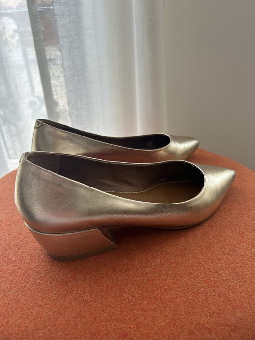 Sapatos da marca Zilian