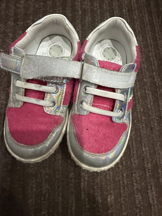 Кроссовки на девочку chicco