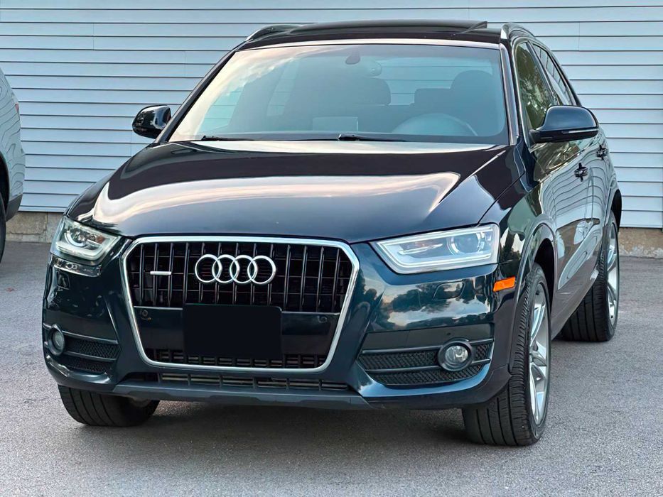 Audi Q3      2015