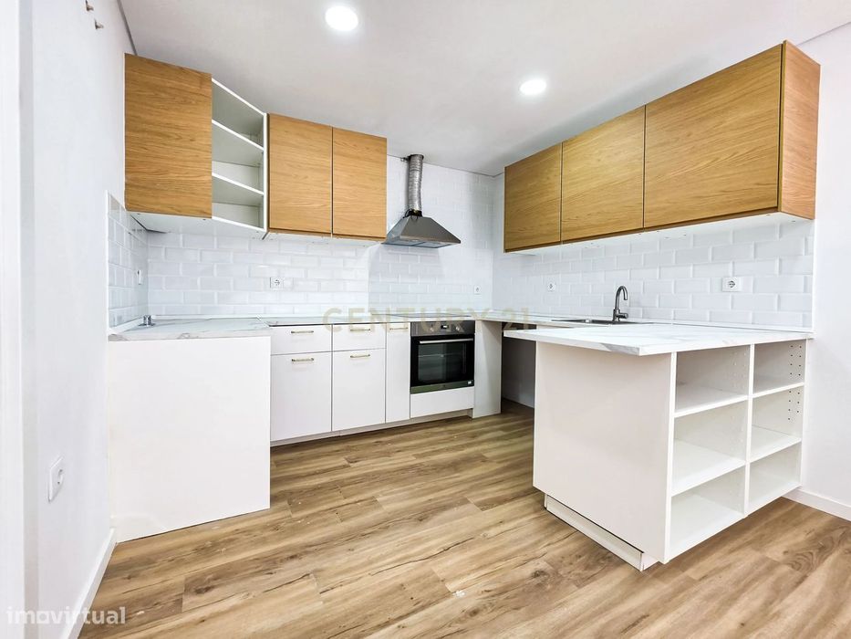 Moradia Charmosa Totalmente Remodelada em Alhos Vedros