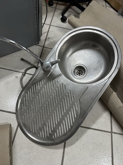 Banca de loiça com torneira