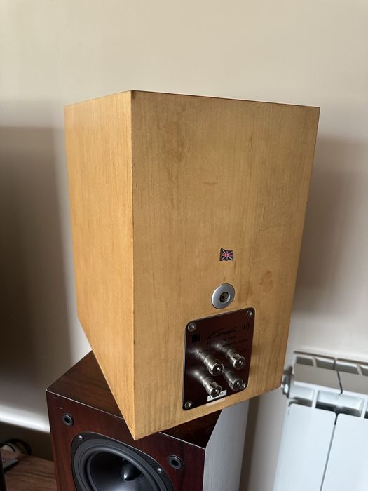 KEF Coda 70 colunas em bom estado