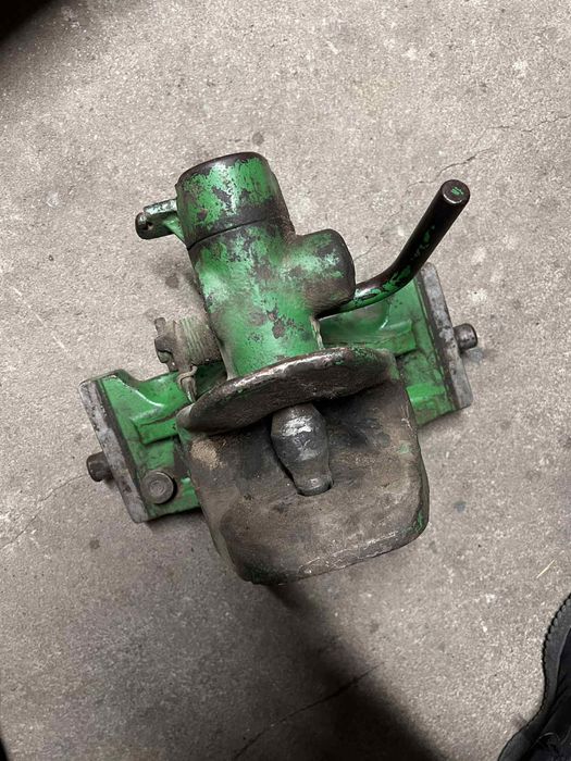 Zaczep automatyczny John Deere