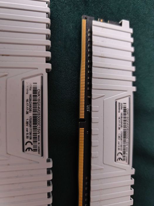 Pamięci DDR4 16GB VENGEANCE 2 x 8GB