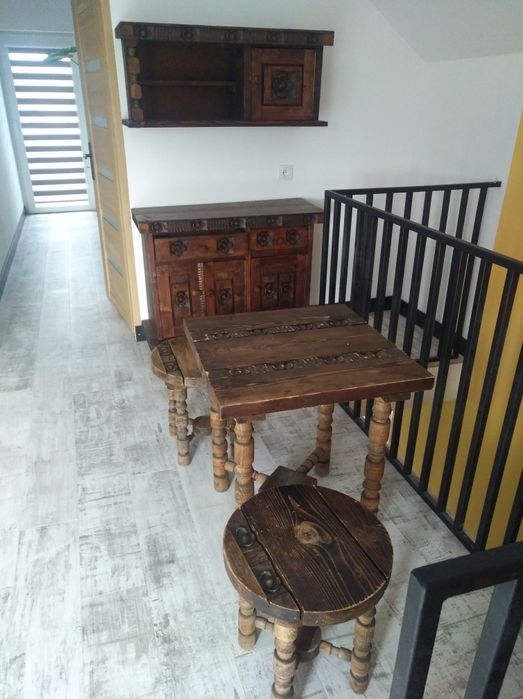 Drewniane  meble, rzeźbione ,bardzo stare, zdrowe ,niepowtarzalne