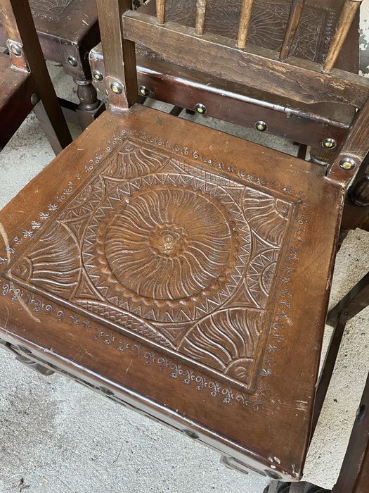 Conjunto 8 cadeiras antigas em madeira