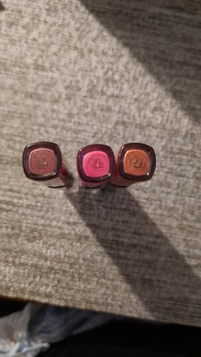 Szminki i błyszczyki loreal Maybelline i inne