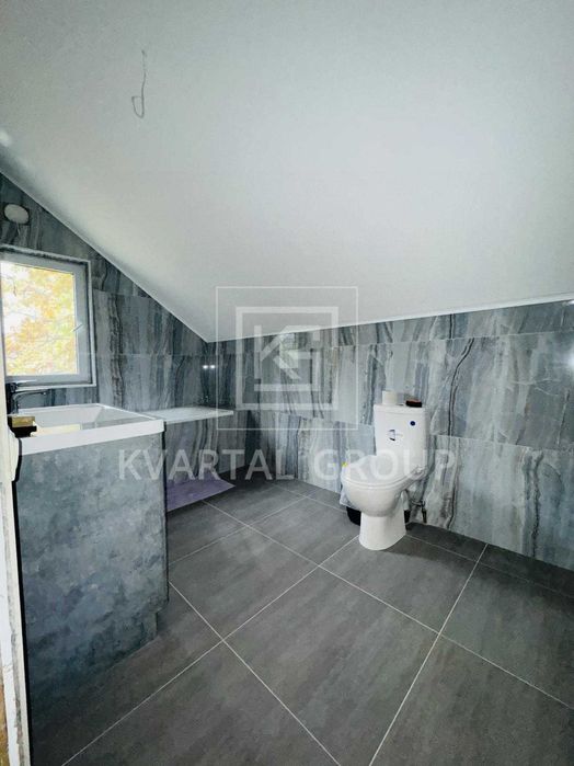 Двоповерховий будиночок в м Ірпінь в приватному секторі.