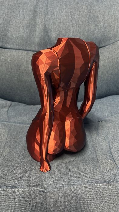 Busto de senhora multicor