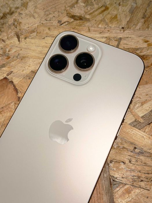 Iphone 16 Pro Max em Excelente Estado