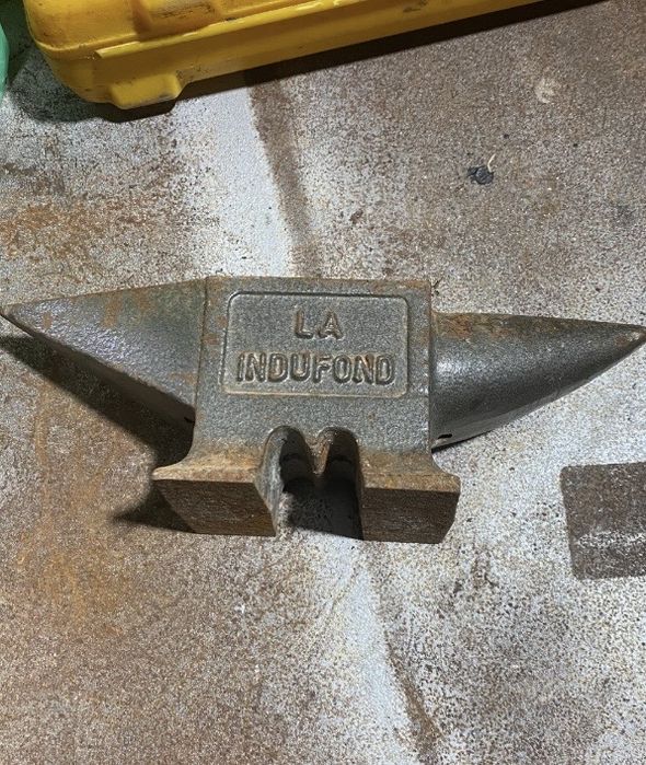 Bigorna em  aco 10 kg