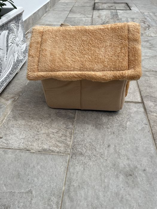 Vende-se casinha/ caminha para cachorro ou cães de raça pequena