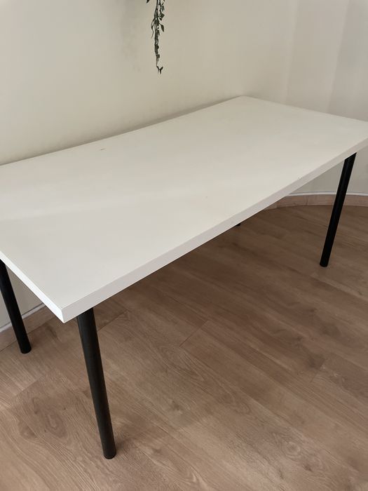 Mesa secretaria de tampo branco