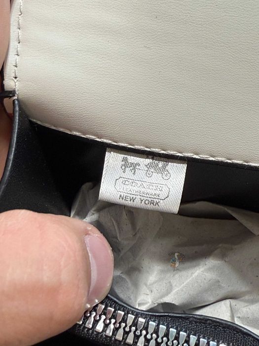 Жіноча сумка через плече (ручна) COACH з вишенями