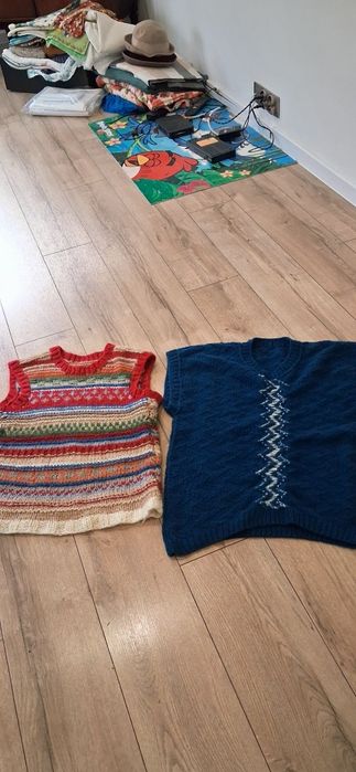 Stare Kamizelki wełniane z czasów PRL