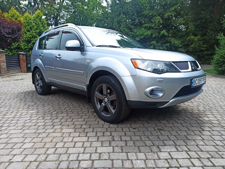 Mitsubishi Outlander XL