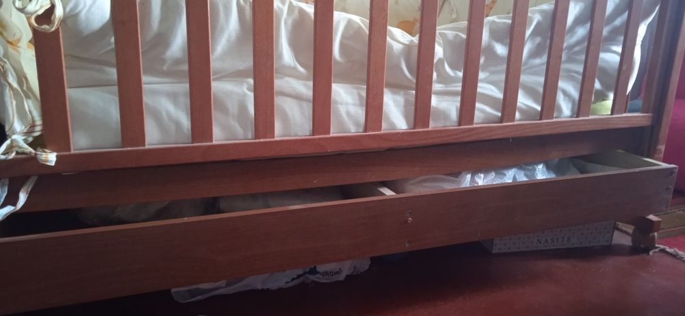 Продам дитяче ліжечко 0-3 роки