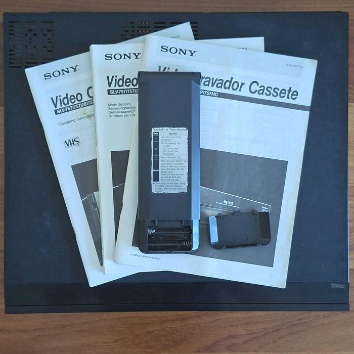 Leitor e gravador de vídeo VHS, Sony SLV-757, de 1989, com avaria