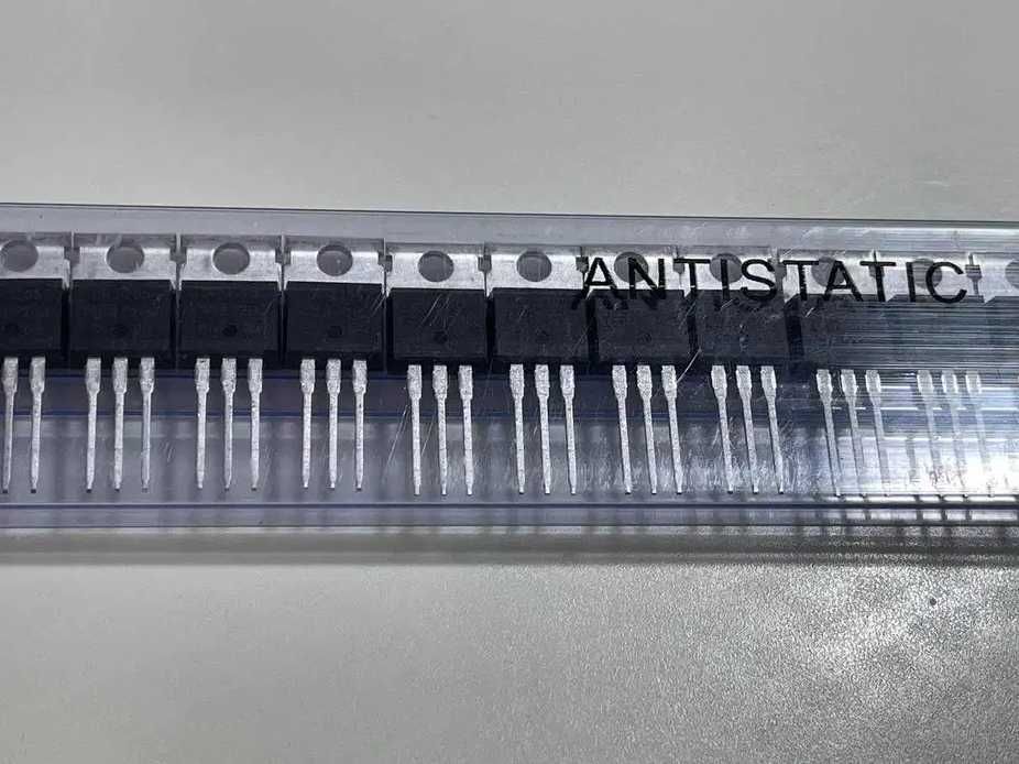 Транзисторы YH3205Z для ремонта инверторов Volt Polska и др